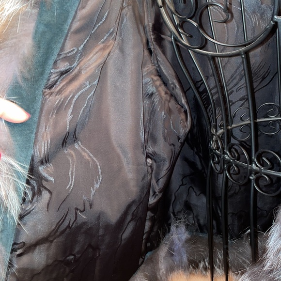 Silver fox fur jacket (natural fur coat ) - Picture 3 of 5